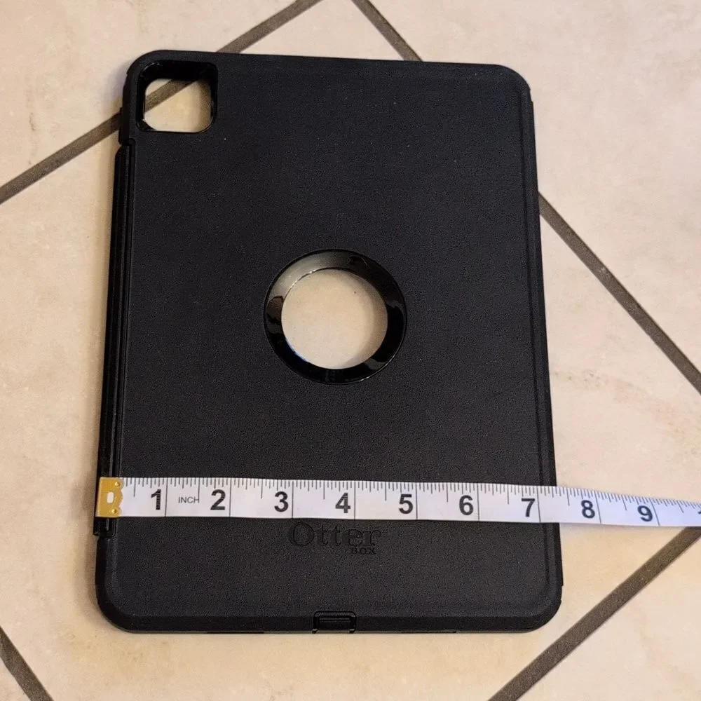 New In Damaged Box Otterbox iPad Pro 11-Inch Case Defender Pro Black